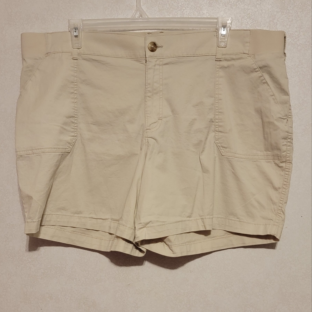 Lee size 24W khaki shorts